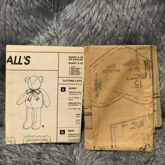 Baby Nursery Sewing Pattern McCall's 2271 Hearts Quilt Bear Pillow 1999 - Picture 4 of 4